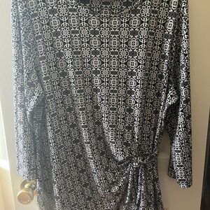 Chico’s Size 2 (Size 12) Black and White Woman’s Top/Blouse with 3/4 Sleeve.